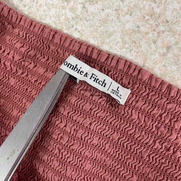 Abercrombie & Fitch Pink Smocked Cropped Top Size Large - Picture 5 of 6